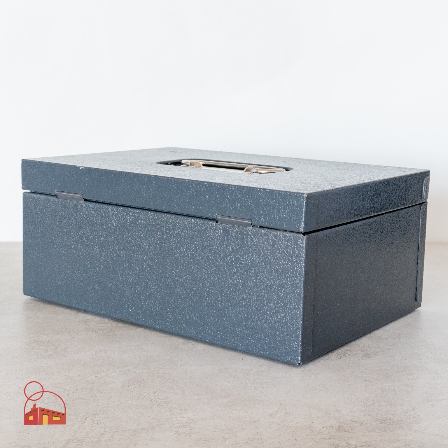 Caja Steelmaster clásica de metal gris oscuro